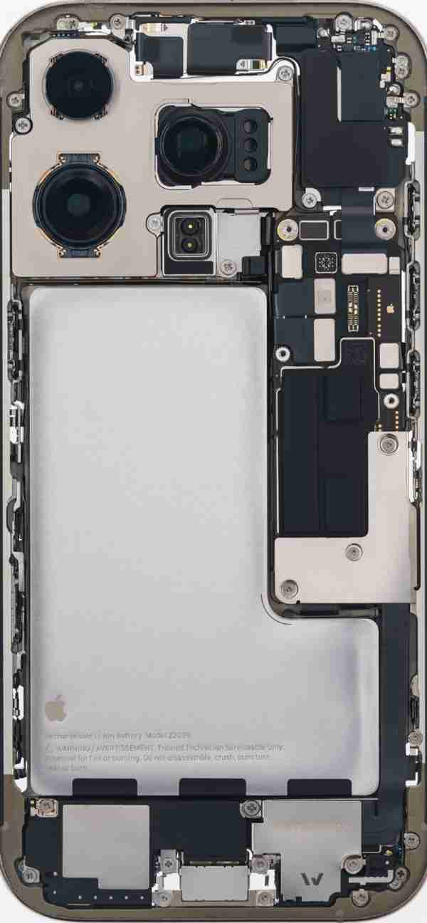 苹果iPhone被远程引爆遭辟谣！iPhone 16 Pro钢壳电池拆解：内部揭秘