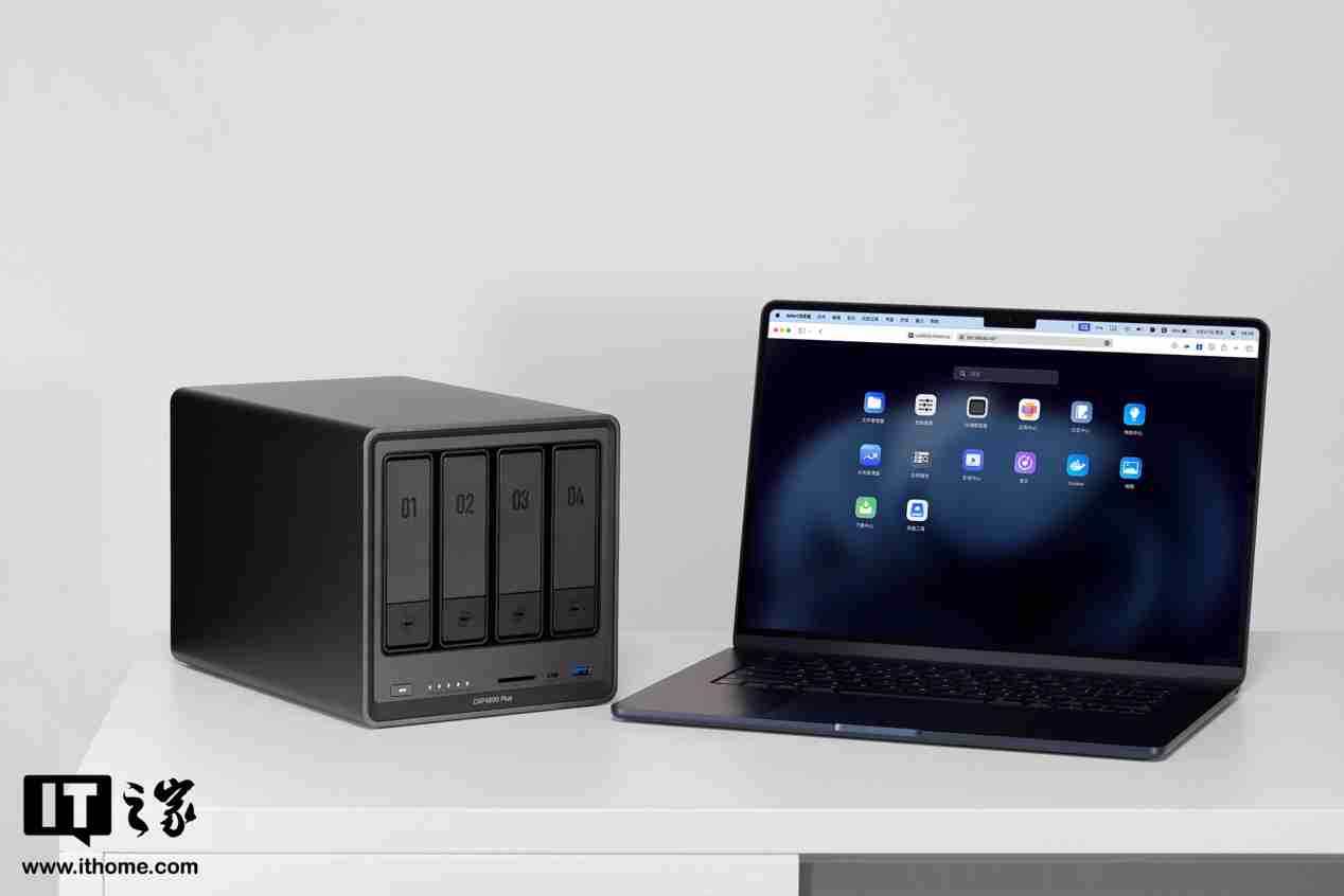 绿联 NAS 私有云 DXP4800 Plus 图赏：沉稳低调，简约大气