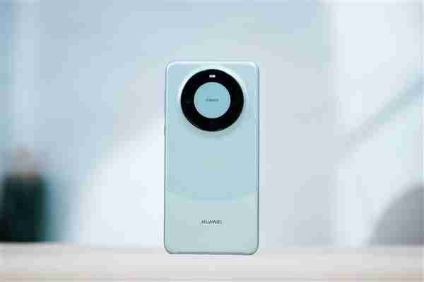 车评人韩路主力机用华为Mate系列：不用iPhone因为充电慢、信号差