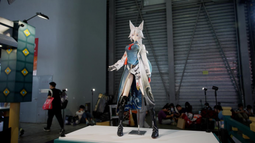 坏了，这游戏怎么“打铁”打到线下了？