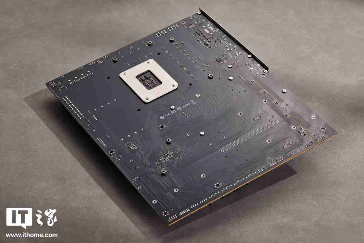 铭瑄终结者 Z890-A Wi-Fi 主板评测：进阶玩家的实用之选