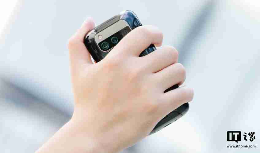 Unihertz Jelly Max 小屏手机国行发布：5.05 英寸 LCD 屏，首发价 2199 元