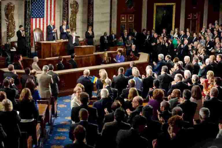 众议员迈克·柯林斯（Mike Collins