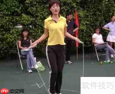 掌握跳绳双摇技巧，提升爆发力与协调性！