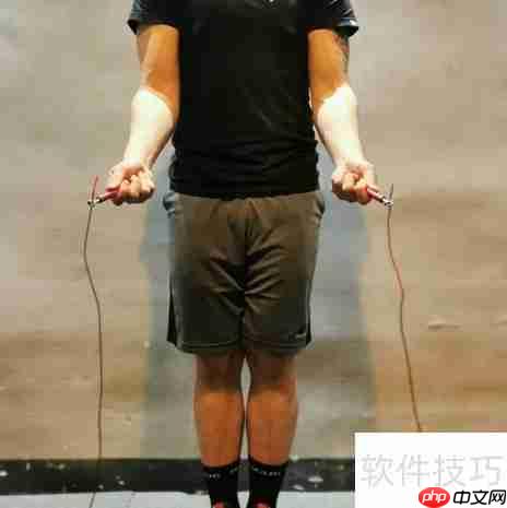 掌握跳绳双摇技巧，提升爆发力与协调性！