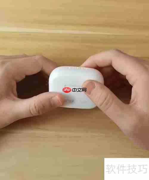 漫步者耳机开机方法