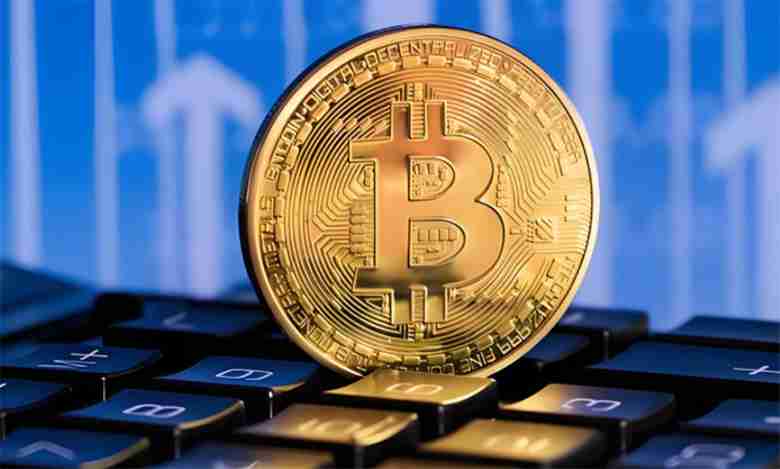 比特币达$11万，核心通膨2.9%：btc 会突破通道吗？