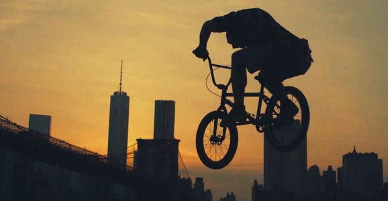 2019最新3屏支持电脑和手机端的幻灯片轮播代码