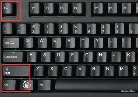 Win7进入桌面看不到图标怎么办