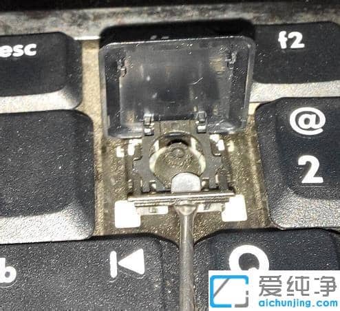 win10键盘掉下来了一个键怎么装回去_安装键盘键的图文教程
