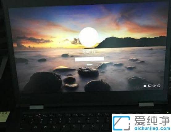 win10纯净版开机输入密码电脑黑屏怎么回事