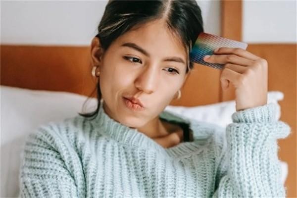 信用卡逾期1天会有不良记录吗？过了三天忘还了怎么办？